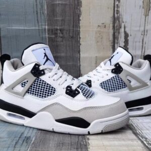 AIR JORDAN 4 MILITARY BLACK