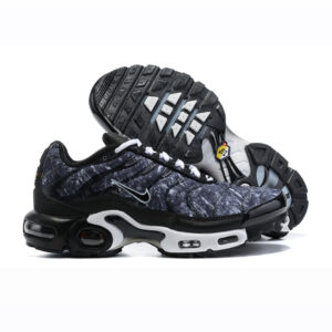 NIKE AIR MAX TN PLUS